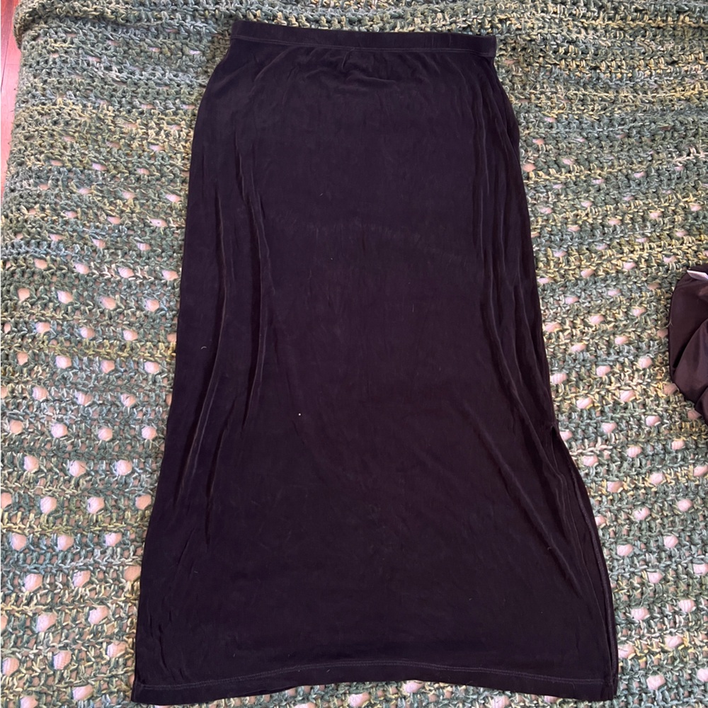Choices Elegant Black Midi Skirt